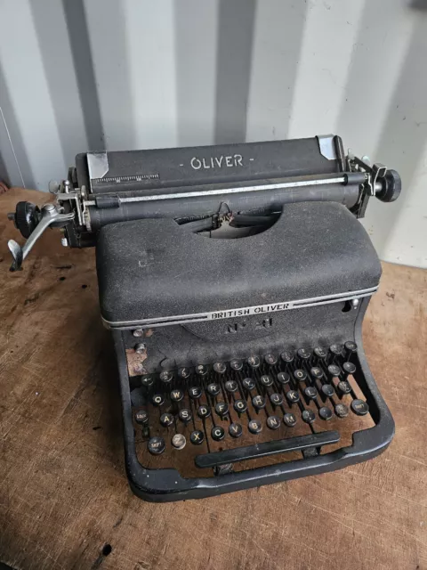 Máquina de escribir vintage British Oliver No21