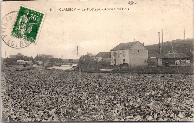 58 CLAMECY - le flottage, arrivee du bois.