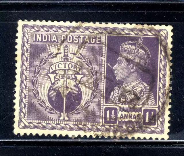 1945 KING GEORGE V1 INDIA VICTORY POSTAGE STAMP 1 1/2a SC 196 A86