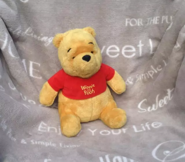 peluche WINNIE THE POOH assis 25cm doudou Nicotoy Disney 2008