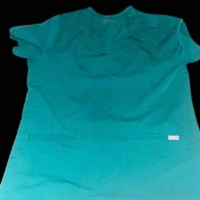 Figs Scrub Top size large