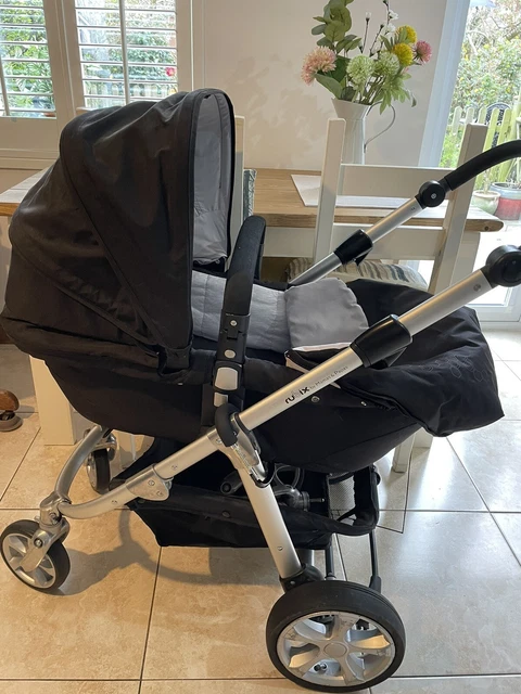Mamas & papas Lovely rubix pram And Pushchair/buggy Attachment!