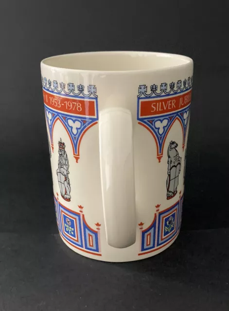 WEDGWOOD - QUEEN ELIZABETH II 25th ANNIVERSARY CORONATION MUG - 1978 2