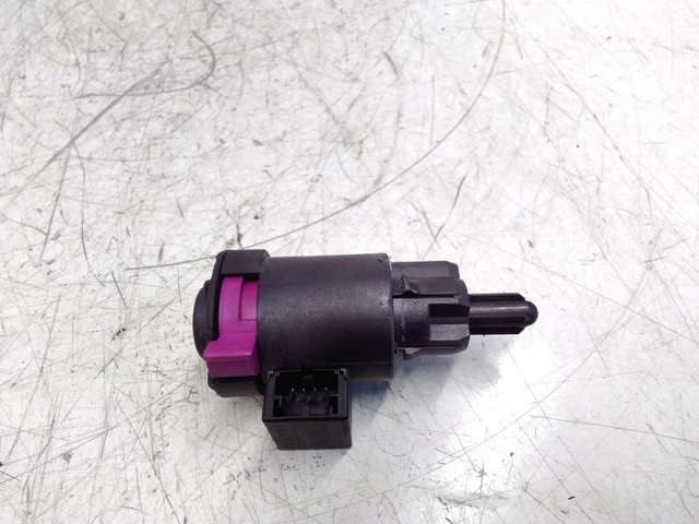 Audi A4 S4 B8 8K 2008 brake pedal sensor switch 914689963B JUR185109