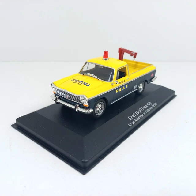 Fiat 1500 1/43 - Časopis Legendární automobily minulé éry Fiat 1500 1/43 - Časopis Legendární automobily minulé éry