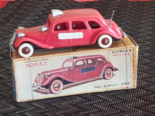 Lion Toys by Jefe Renault Dauphine No Norev No Dinky No Lion Toys by Jefe Renault Dauphine No Norev No Dinky No
