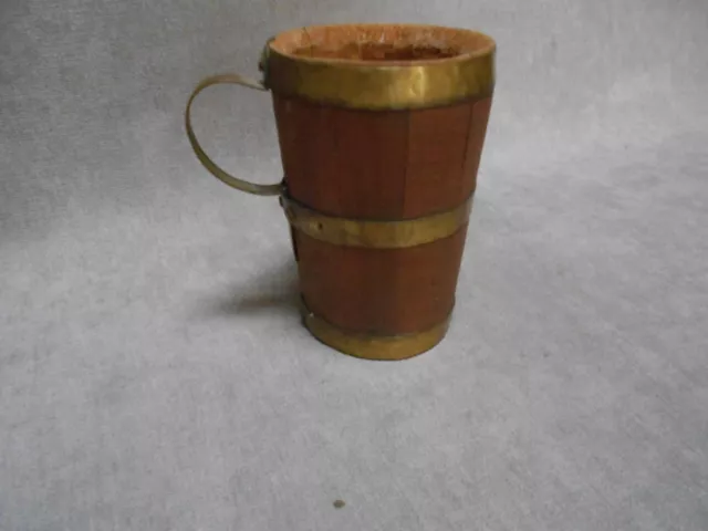 MUG CHOPE Ancien  en BOIS avec cerclage en laiton