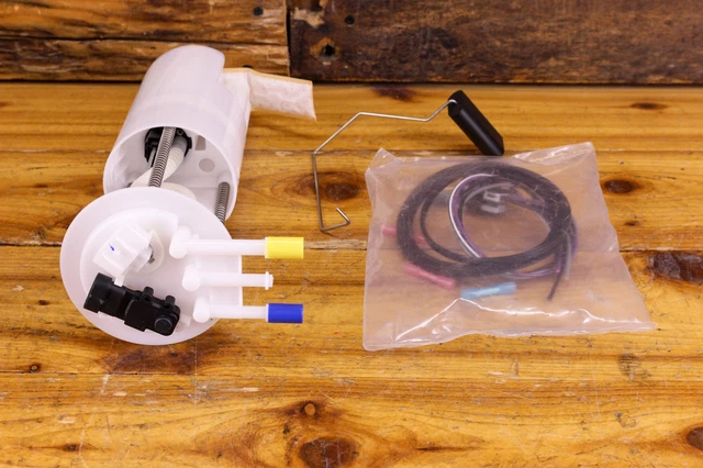 thumbnail interactive-video image 1 of GMB Fuel Pump Module 525-2800 For Ford Taurus Mercury Sable 2000-2003 1 of 5