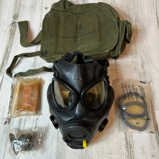 US Army Military M 17 A1 Chemical Biological Gas Mask & Canvas Carry Bag US Army Military M 17 A1 Chemical Biological Gas Mask & Canvas Carry Bag