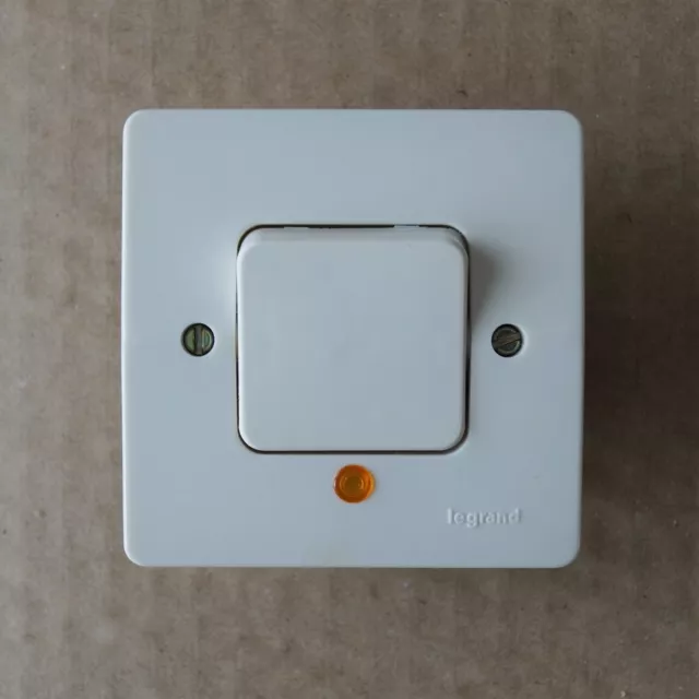 LEGRAND 80558 - 1 Inter Va et Vient à voyant (non fourni) - NEPTUNE - BLANC