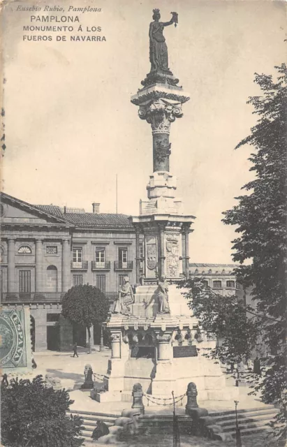 Cpa Espagne Pamplona Monumento A Los Fueros De Navarra