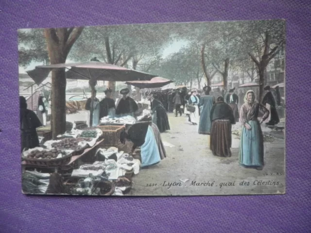 Carte postale ancienne de Lyon: le Marché quai des Célestins.