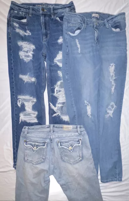 Women’s 3pc Clothing Bundle Size 8 -American Eagle/Refuge/Vigoss -jeans ￼