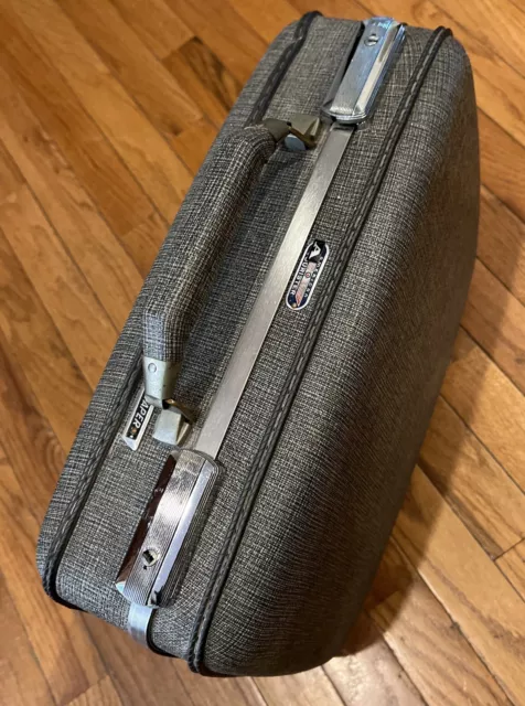 Vintage American Tourister Tri Taper Suitcase Hard Shell 16' x 12' Grey With Key