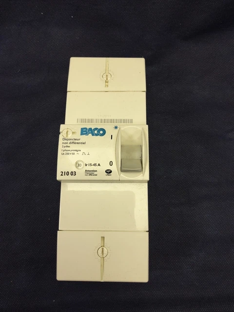 Disjoncteur Différentiel Legrand Baco 2P 15/45A 500mA - Protection Surcharge, Court-circuit, Contacts Indirects - Réglable 15A, 30A, 45A Disjoncteur Différentiel Legrand Baco 2P 15/45A 500mA - Protection Surcharge, Court-circuit, Contacts Indirects - Réglable 15A, 30A, 45A
