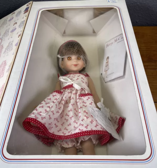 Tonner 1996 14" BETSY MCCALL Doll Red  White Scissors Dress Wrist Tag New in Box 3