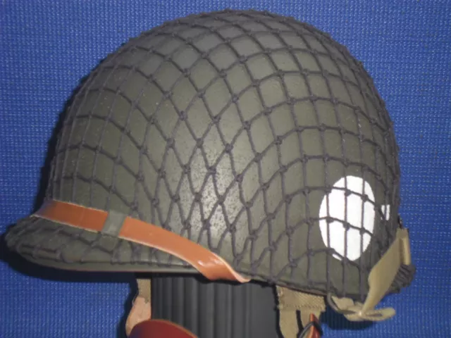 WW2 Helmet - US M1C Para 321st Glider Fld Art Btn