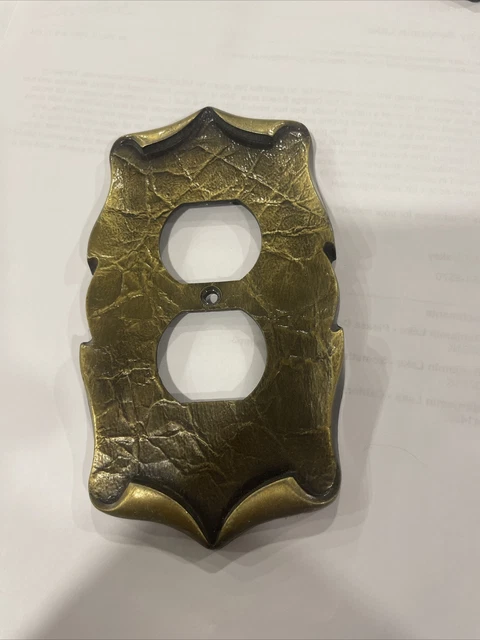 Vintage AMEROCK CARRIAGE HOUSE Antique English/Brass Outlet Cover