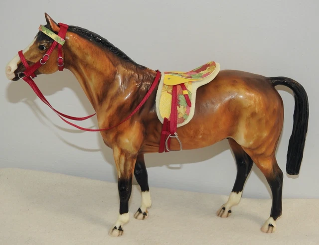 HANDMADE LEAF PATTERN yellow saddle bridle 1:9 Traditional Breyer horse ...