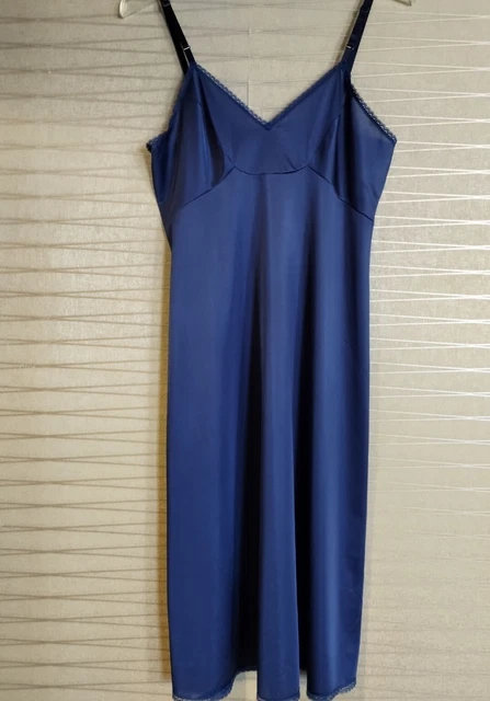 Vanity Fair Navy Blue Full Slip 34 Soft Nylon Lace Hem 💋