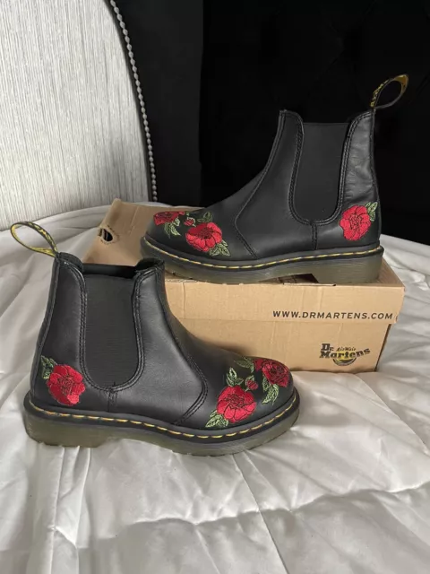 DOC DR MARTENS Vonda 16 Hole Embroidered Rose Boots UK Size 5 79.00 PicClick UK