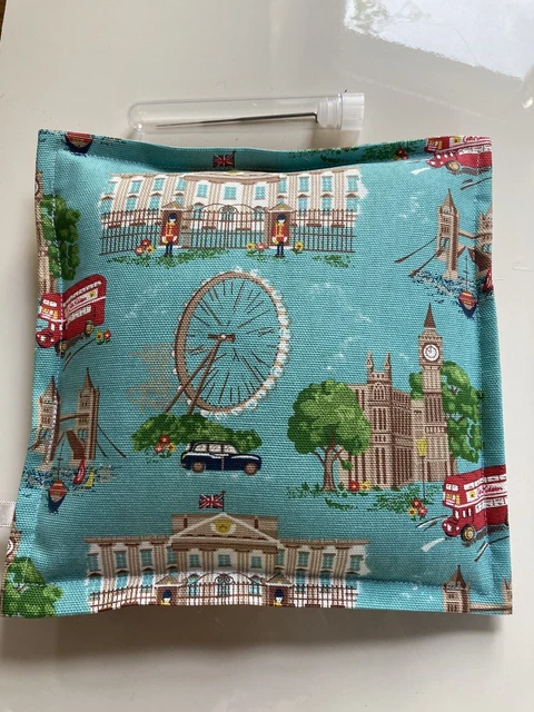 "Almohadilla de fieltro con aguja tela Cath Kidston y arroz de Hesse relleno de 8"" x 8"""