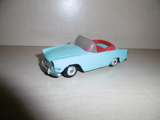 Lot de 2 DINKY TOYS France SIMCA Cargo N°32