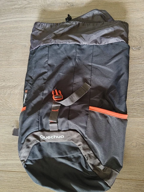 Quechua Arpenaz Zaino Escursionismo 10L – Leggero E Compatto – Nero/Grigio Carbonio