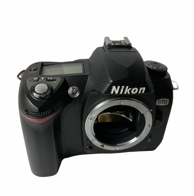 NIKON D70 6.1MP DIGITAL SLR CAMERA Body