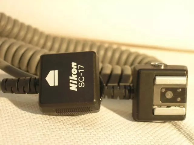 Nikon SC-17 Synch Cord For Off-Camera Flash Mounting