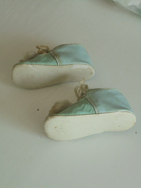 Belle Paire de chaussures de Poupée Ancienne - En Cuir Bleu - Doublées 3