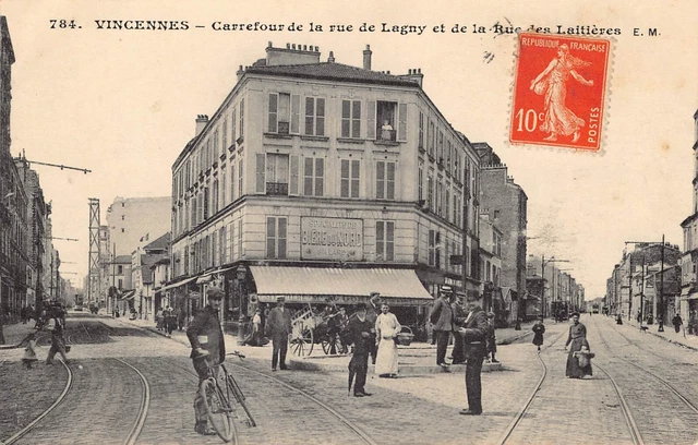 CPA Dept 94 - Vincennes Carrefour de la rue de Lagny et de la rue des Laitières