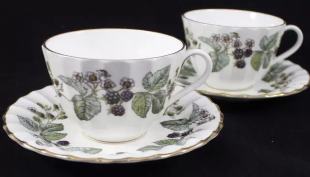 Royal Worcester Lavinia Bianco Corpo Gruppo di Due Tazzina e Piattino Set