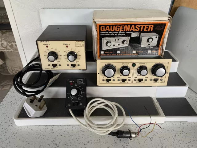 Gaugemaster Model UDS Panel Mount Twin Track Controller,Model D & Single Control