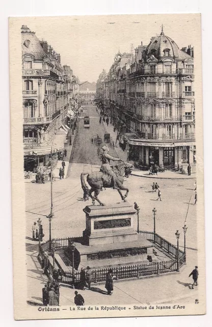 orléans  la rue de la république  statue de jeanne d'arc