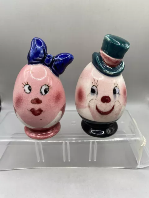 VINTAGE ANTHROPOMORPHIC Mr & Mrs Egg Salt and Pepper Shakers Bow / Top Hat VINTAGE ANTHROPOMORPHIC Mr & Mrs Egg Salt and Pepper Shakers Bow / Top Hat