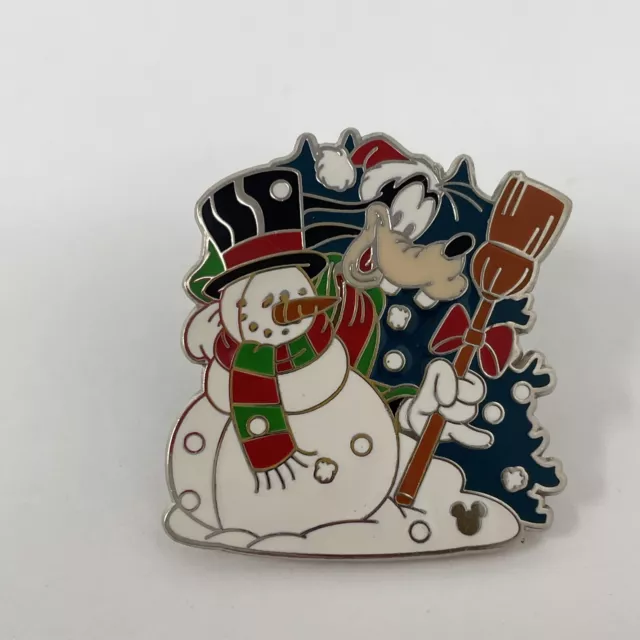 DLR Cast Lanyard Series 4 Holidays Collection Goofy Disney Pin