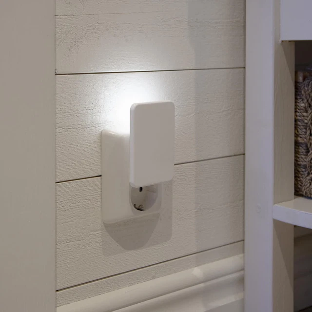 Luce notturna LED STAR TRADING funzionale in 0,26W 2lm con sensore crepuscolo ❤️ bianco