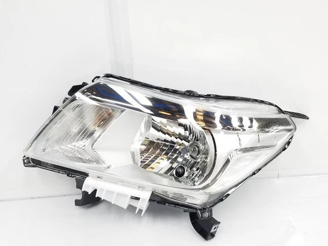 Feu Arrière Extérieur Gauche Pour Nissan Navara D23 NP300 2015+ - Marque JES, Neuf