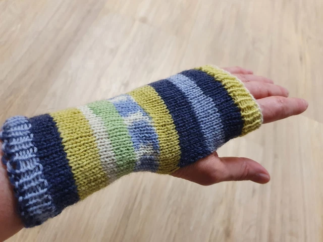 Handgestrickte Armstulpen / Pulswärmer - Neu !!