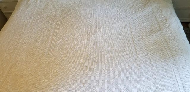 Vintage Morgan Jones White Hobnail Chenille Bedspread w/ Fringe FULL 97" x 109"