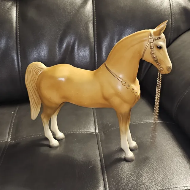 Breyer Western Horse #57 Palomino With Gold Accents Chain Reigns USA