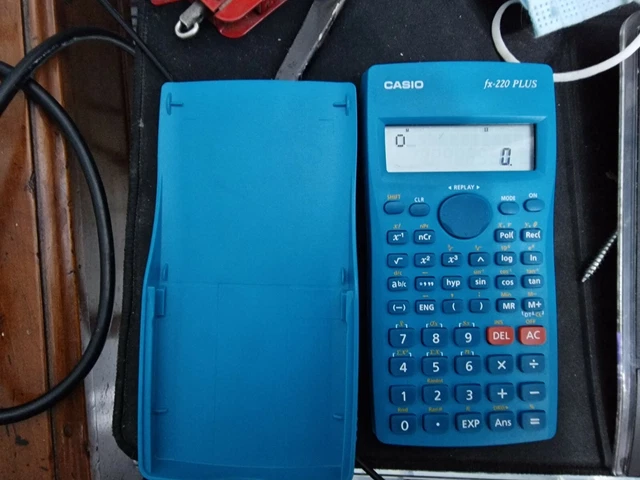 Calculatrice Scientifique CASIO FX-220 PLUS - 181 Fonctions - Bleu