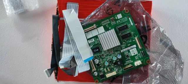 PLATINE MAIN BOARD ref 7.T3683HA50110.4AA pour tv Schneider SC