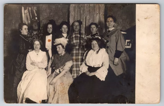 EDWARDIAN WOMEN IN Costume Vintage Victorian Postcard Soap Club ...