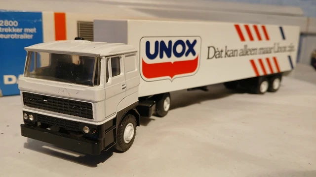 Camion VOLVO FH 16-2 avec remorque contenair NOOTEBOOM