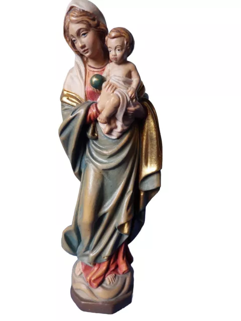 Madonna mit Kind / Heilige Maria - geschnitzt - Holz -  ca. 27 cm - auf Sockel
