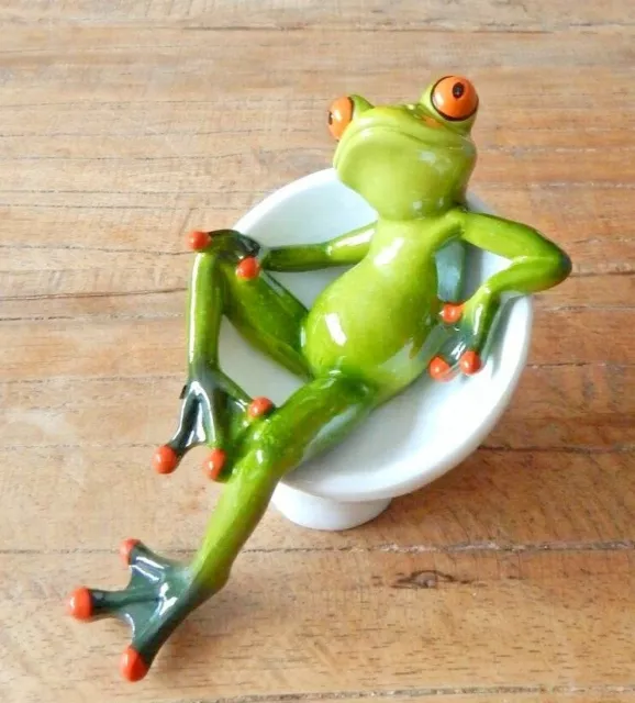 Frog / Toad Relaxing in chair Ornament Figurine Fun Novelty Bathroom Home Gift