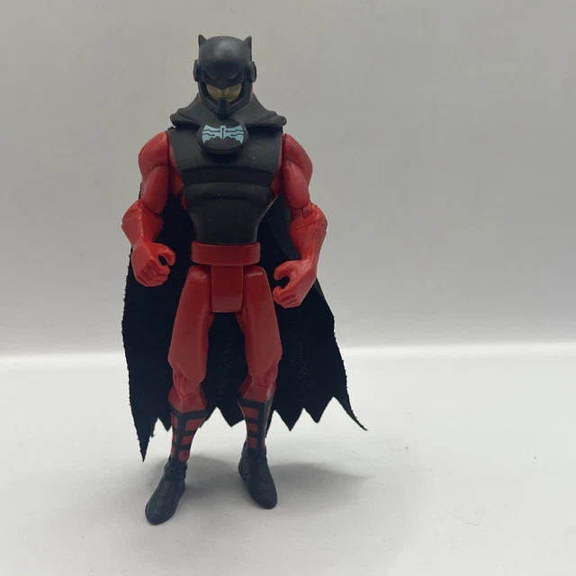 2004 DC Comic The Batman Shadow Tek Crimson Rage Batman figure Removable Cape 2004 DC Comic The Batman Shadow Tek Crimson Rage Batman figure Removable Cape