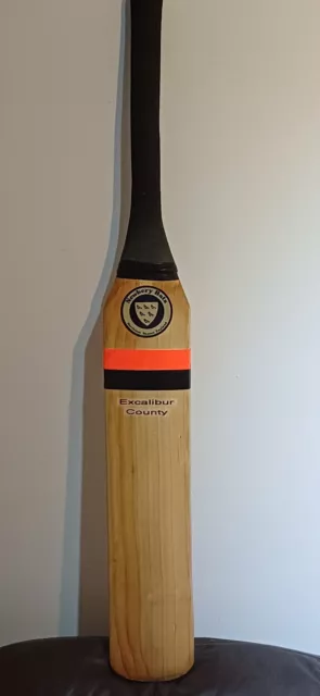 Very Rare Newbery Exlcalibur County Cricket Bat 2lb 6 3/4oz VGC